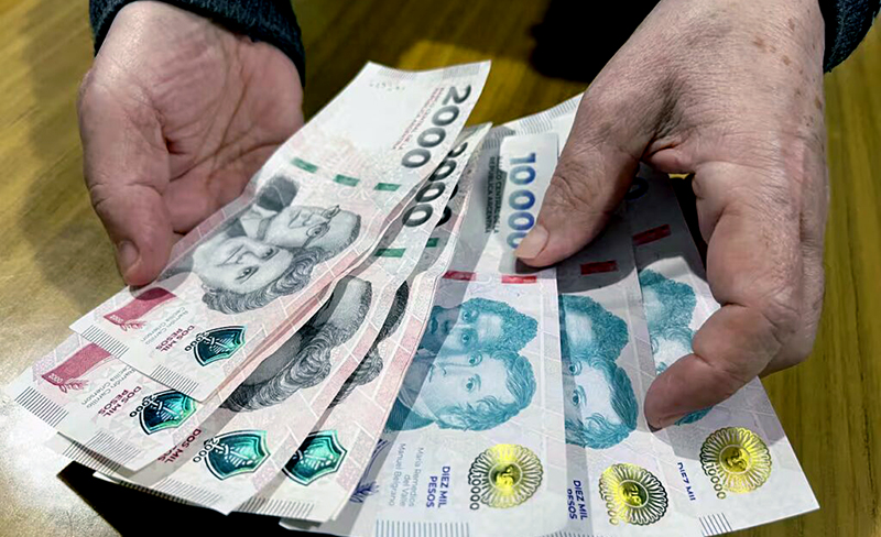 El nuevo salario mínimo sube a 1.000 desde enero 2026 y afecta planes sociales El nuevo salario mínimo sube a 1.000 desde enero 2026 y afecta planes sociales