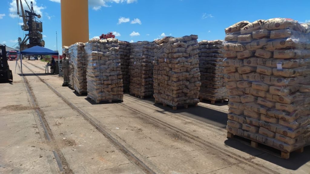 El Puerto de Barranqueras concretó una nueva exportación de carbón vegetal a Brasil El Puerto de Barranqueras concretó una nueva exportación de carbón vegetal a Brasil