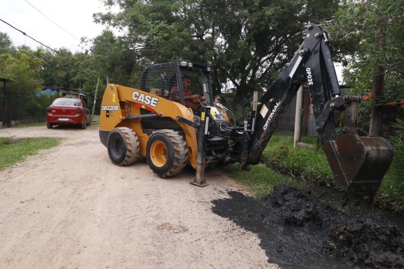 Barranqueras: Provincia refuerza las tareas de limpieza y saneamiento en Villa Forestación Barranqueras: Provincia refuerza las tareas de limpieza y saneamiento en Villa Forestación