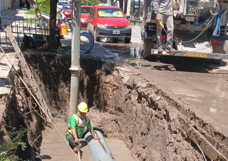 SAMEEP avanza en la reparación del socavón en Don Bosco y López y Planes SAMEEP avanza en la reparación del socavón en Don Bosco y López y Planes