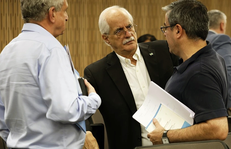 El peronismo denunció a Caputo por violación de secreto y falsificación de documentos en el Indec El peronismo denunció a Caputo por violación de secreto y falsificación de documentos en el Indec