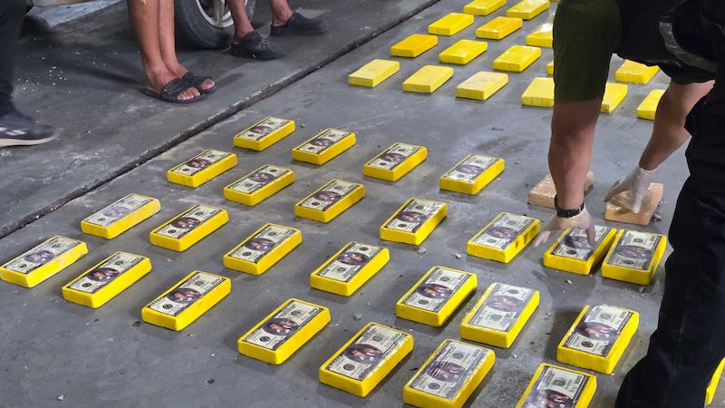 Golpe al narcotráfico: secuestraron cocaína valuada en .000 millones Golpe al narcotráfico: secuestraron cocaína valuada en .000 millones