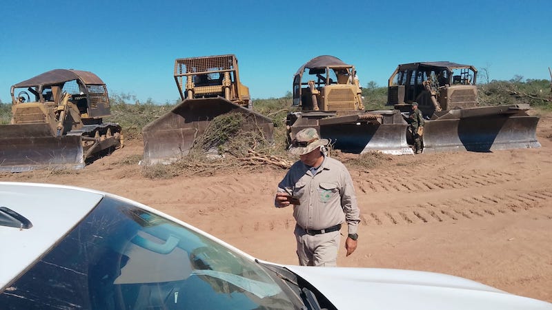 Secuestraron cuatro topadoras tras constatar el desmonte de 300 hectáreas Secuestraron cuatro topadoras tras constatar el desmonte de 300 hectáreas