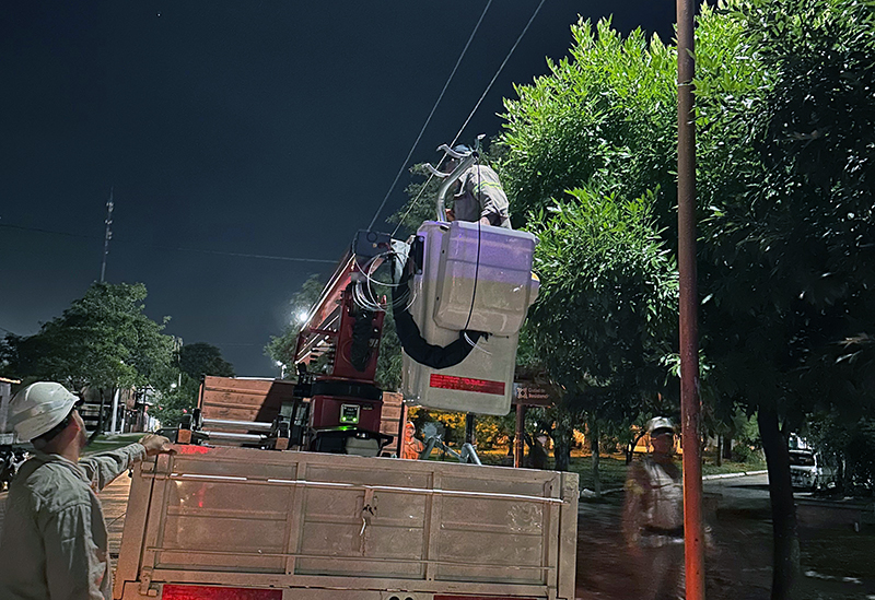 SECHEEP refuerza la iluminación en calles, pasajes y espacios públicos de la zona oeste de Resistencia SECHEEP refuerza la iluminación en calles, pasajes y espacios públicos de la zona oeste de Resistencia