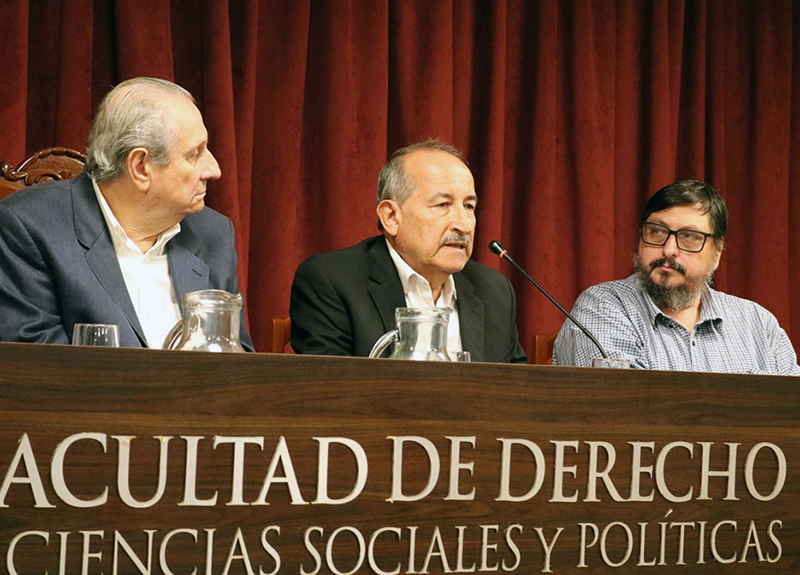 “Desde las aulas hay que inculcar el valor de los DD.HH y eso la Universidad lo está haciendo” “Desde las aulas hay que inculcar el valor de los DD.HH y eso la Universidad lo está haciendo”