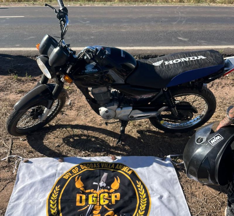 Evadió el control, atropelló a una policía y fue detenido: llevaba cocaína Evadió el control, atropelló a una policía y fue detenido: llevaba cocaína