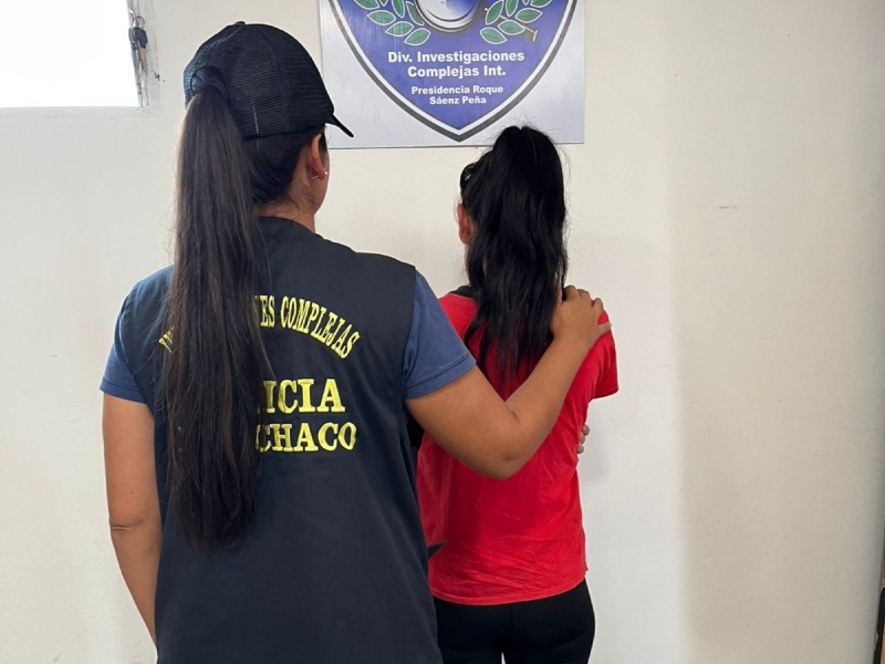 Múltiples allanamientos por el robo de miles de dólares terminan con una mujer detenida Múltiples allanamientos por el robo de miles de dólares terminan con una mujer detenida