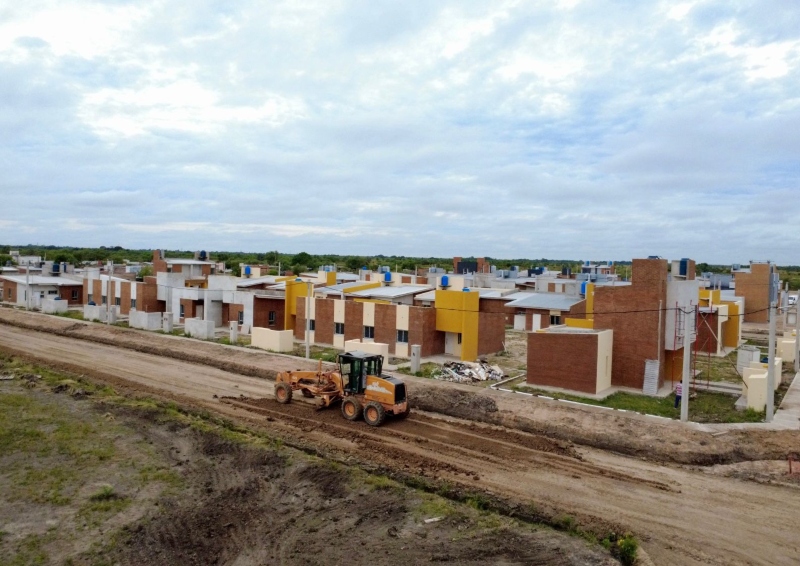 IPDUV: supervisaron el tramo final de las viviendas que se construyen en la Chacra 214 de Resistencia IPDUV: supervisaron el tramo final de las viviendas que se construyen en la Chacra 214 de Resistencia