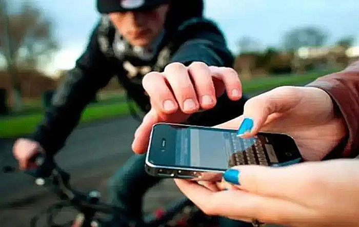 Todo lo que perdés cuando te roban el celular y qué pasos seguir después de un hurto Todo lo que perdés cuando te roban el celular y qué pasos seguir después de un hurto