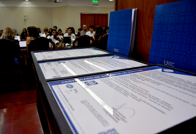 La UNNE logró la certificación IRAM por la calidad de su proceso de emisión de diplomas digitales La UNNE logró la certificación IRAM por la calidad de su proceso de emisión de diplomas digitales