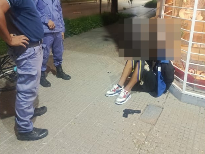 Demoran a joven armado con una réplica en pleno centro Demoran a joven armado con una réplica en pleno centro