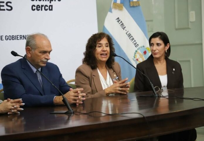 Presentaron “Antibióticos bajo la lupa”, el proyecto para frenar la resistencia antimicrobiana en el que trabaja la UNNE junto a Salud de Corrientes Presentaron “Antibióticos bajo la lupa”, el proyecto para frenar la resistencia antimicrobiana en el que trabaja la UNNE junto a Salud de Corrientes