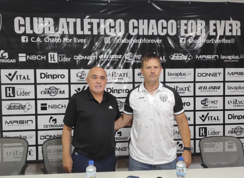 Pedro Llorens dejó de ser el DT de For Ever Pedro Llorens dejó de ser el DT de For Ever