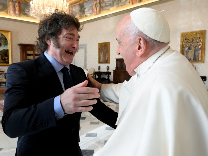 Milei contó qué le dijo Francisco cuando lo visitó en el Vaticano, tras calificarlo como “el maligno” Milei contó qué le dijo Francisco cuando lo visitó en el Vaticano, tras calificarlo como “el maligno”