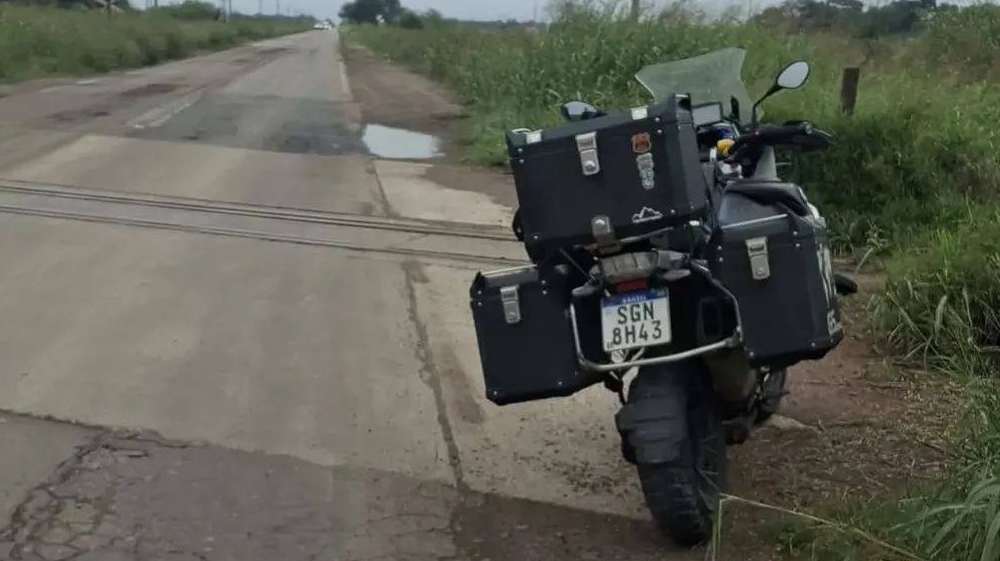 Muere un motociclista brasilero tras accidentarse en el sudoeste chaqueño debido al deplorable estado de la Ruta 89 Muere un motociclista brasilero tras accidentarse en el sudoeste chaqueño debido al deplorable estado de la Ruta 89
