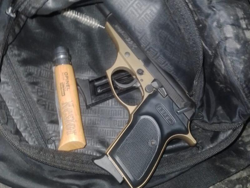 Interceptaron a un hombre armado en Pampa Almirón tras maniobras peligrosas Interceptaron a un hombre armado en Pampa Almirón tras maniobras peligrosas