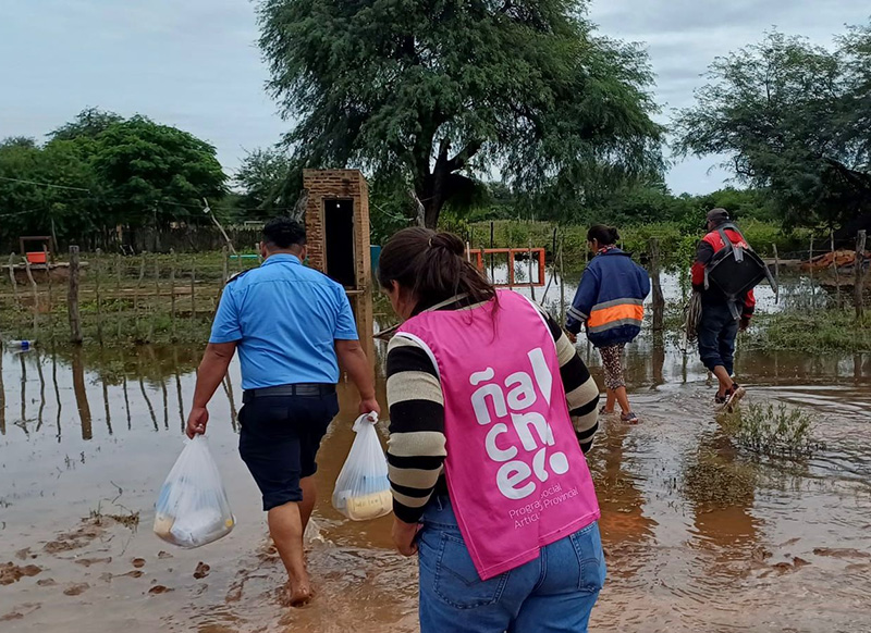 Continúa la asistencia sanitaria a las familias afectadas por anegamientos en Pampa del Indio Continúa la asistencia sanitaria a las familias afectadas por anegamientos en Pampa del Indio