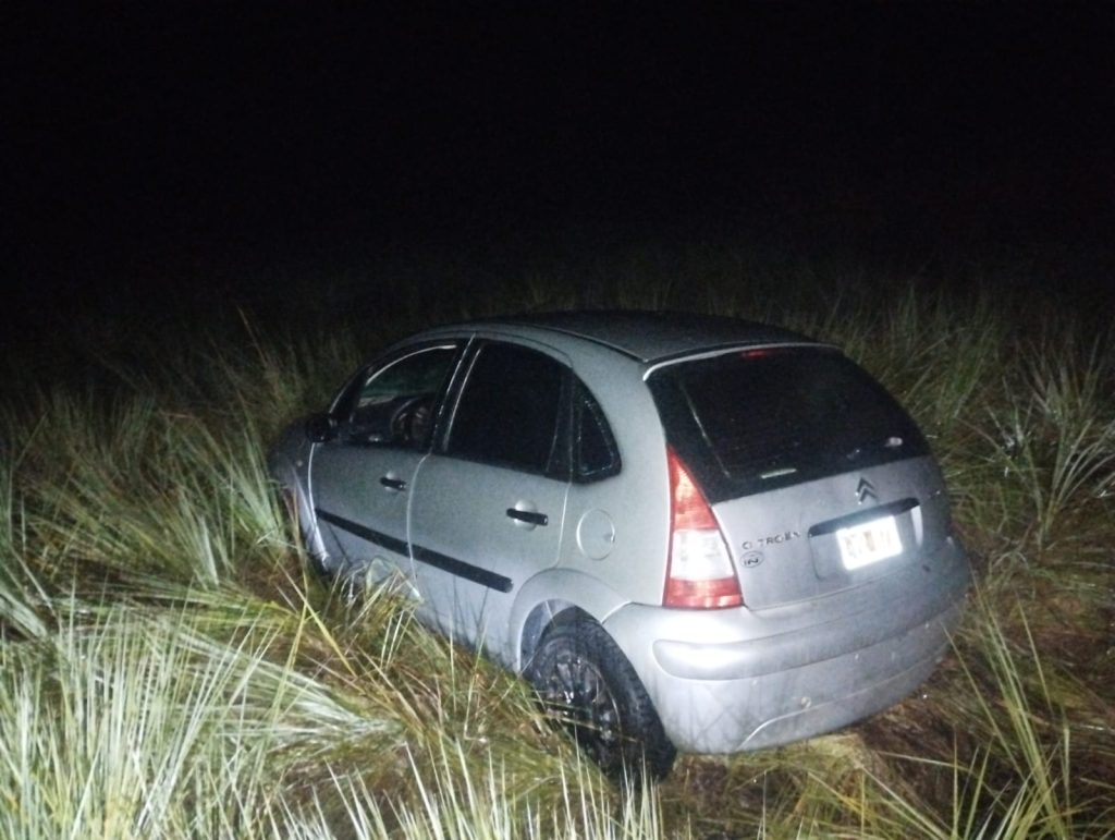 Conductor despistó en ruta 11 tras quedarse dormido al volante Conductor despistó en ruta 11 tras quedarse dormido al volante