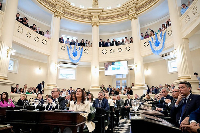 Golpe judicial al oficialismo: ordenan restitución en el cargo al prosecretario de la Legislatura de Corrientes Golpe judicial al oficialismo: ordenan restitución en el cargo al prosecretario de la Legislatura de Corrientes
