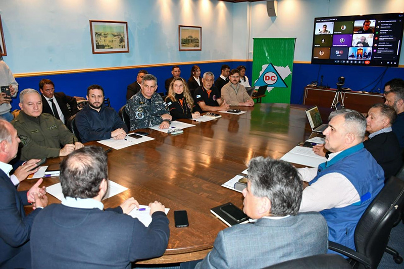 Corrientes fue sede de reunión federal para coordinar acciones ante el fenómeno El Niño Corrientes fue sede de reunión federal para coordinar acciones ante el fenómeno El Niño