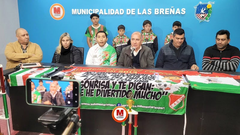 Las Breñas: presentaron el Torneo de Fútbol Infantil Tricolor que se jugará este fin de semana Las Breñas: presentaron el Torneo de Fútbol Infantil Tricolor que se jugará este fin de semana