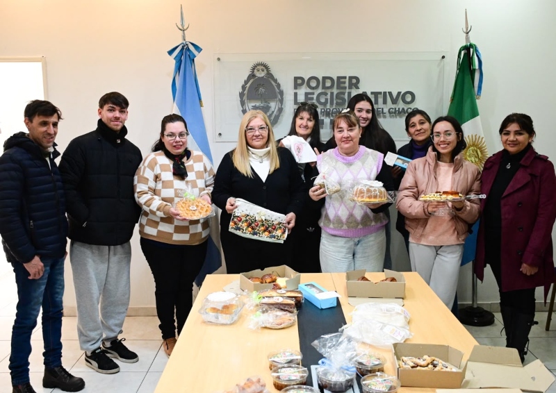 Delgado se reunió con emprendedores del barrio España para conocer sus proyectos y actividades Delgado se reunió con emprendedores del barrio España para conocer sus proyectos y actividades