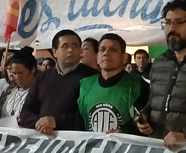 ATE Chaco rechaza el aumento salarial del 10%: “Es irrisorio y nos condena a la pobreza” ATE Chaco rechaza el aumento salarial del 10%: “Es irrisorio y nos condena a la pobreza”