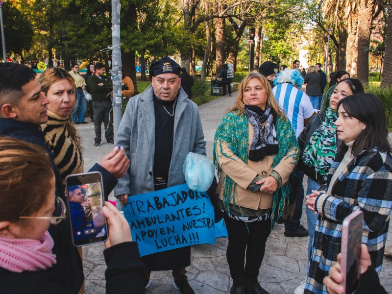 Cavana: “El problema no son los vendedores ambulantes, sino que el municipio sigue sin ofrecer una solución” Cavana: “El problema no son los vendedores ambulantes, sino que el municipio sigue sin ofrecer una solución”