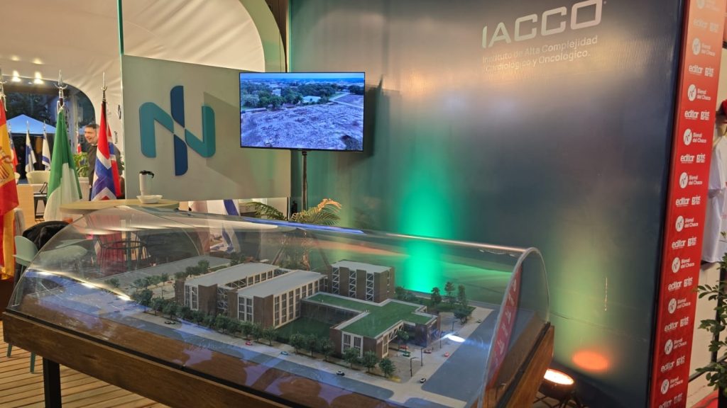 IACCO, presente en la Bienal para conocer el proyecto de medicina de alta complejidad en Chaco IACCO, presente en la Bienal para conocer el proyecto de medicina de alta complejidad en Chaco