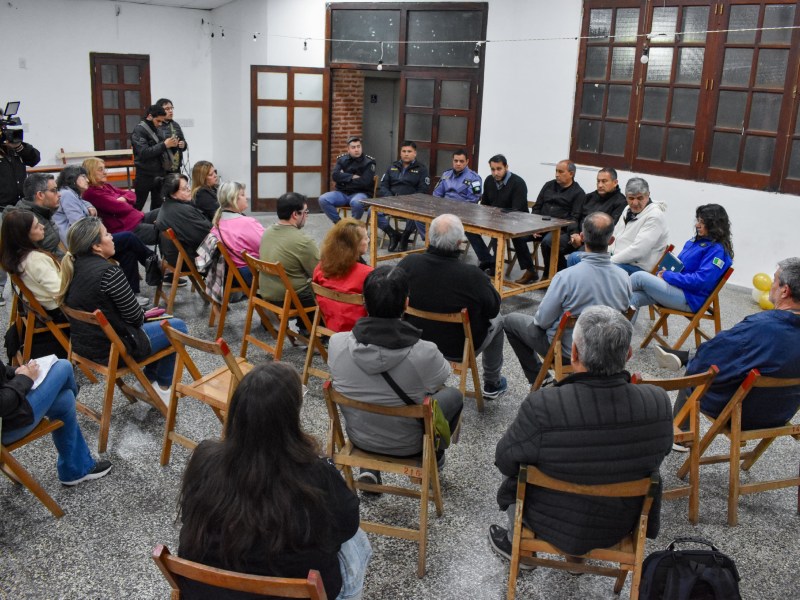 ”Basta de la puerta giratoria”: vecinos de Villa San Martín piden aprobar la ley de Reiterancia ”Basta de la puerta giratoria”: vecinos de Villa San Martín piden aprobar la ley de Reiterancia
