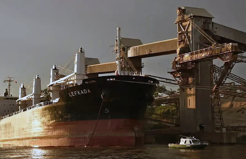 Paro portuario: hay 185 buques varados y las pérdidas llegan hasta a USD 100.000 por barco Paro portuario: hay 185 buques varados y las pérdidas llegan hasta a USD 100.000 por barco