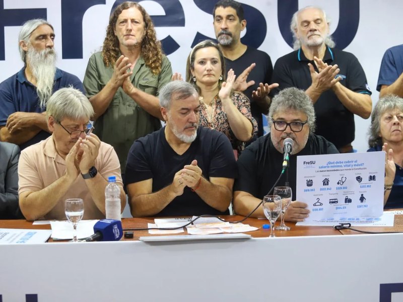 El Frente de Sindicatos Unidos se reúne con empresarios pymes “para impulsar el trabajo y la producción nacional” El Frente de Sindicatos Unidos se reúne con empresarios pymes “para impulsar el trabajo y la producción nacional”