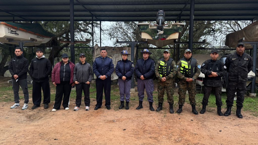 Operativo de búsqueda sobre el río Paraná para dar con el paradero de un joven desaparecido hace más de un mes