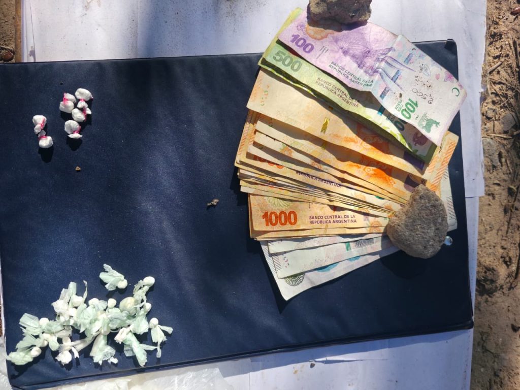 Demoraron en Barranqueras un joven con cocaína y dinero en efectivo Demoraron en Barranqueras un joven con cocaína y dinero en efectivo