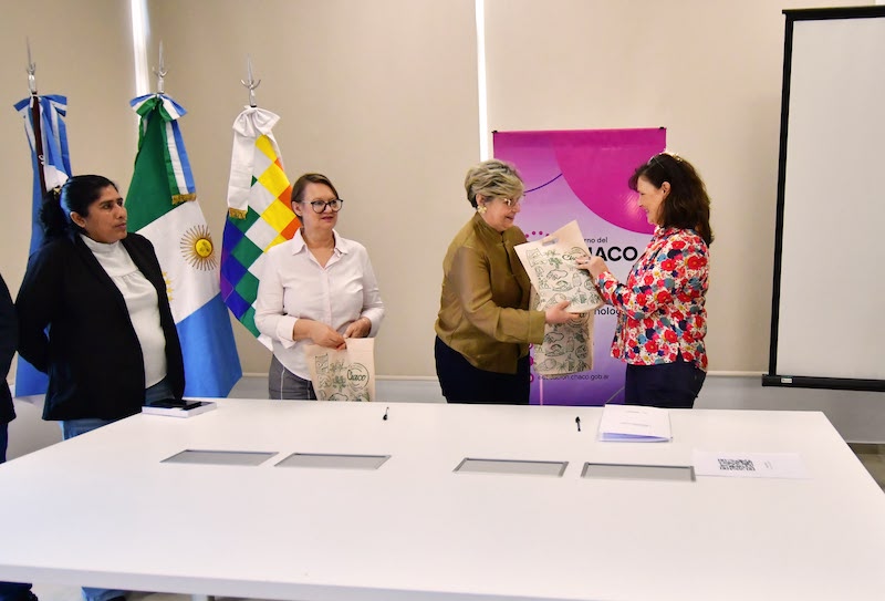 Educación fortalece el plurilingüismo con un convenio de cooperación con el Instituto Francés de Argentina Educación fortalece el plurilingüismo con un convenio de cooperación con el Instituto Francés de Argentina