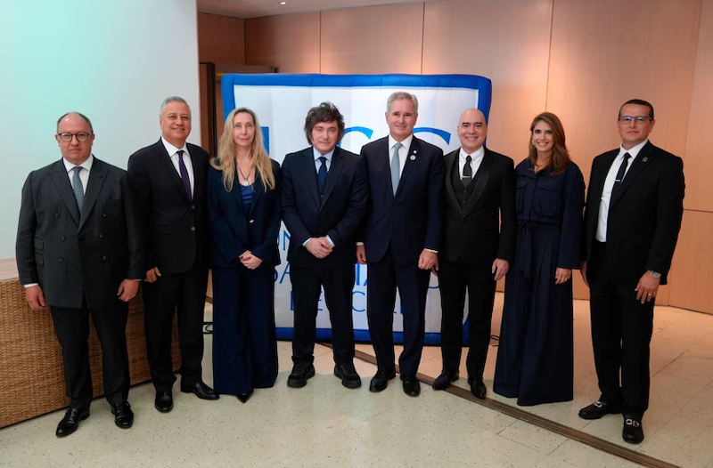 Milei se reunió en Colombia con Abelardo de la Espriella antes de su asunción presidencial Milei se reunió en Colombia con Abelardo de la Espriella antes de su asunción presidencial