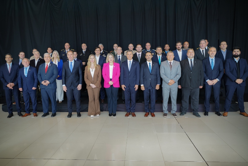 Alejandra Monteoliva encabezó el II Consejo Regional de Seguridad Interior con foco en el NEA y la frontera con Paraguay Alejandra Monteoliva encabezó el II Consejo Regional de Seguridad Interior con foco en el NEA y la frontera con Paraguay