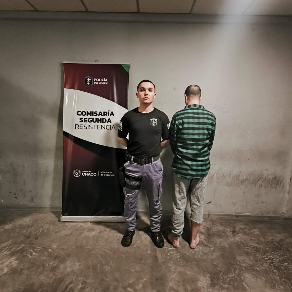 Detuvieron a un sujeto acusado de fotografiar mujeres por debajo de sus polleras en una cancha de pádel