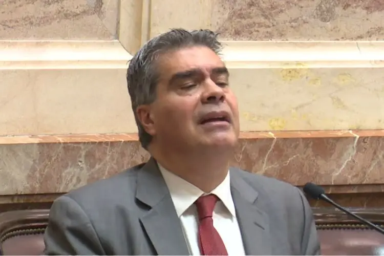 Capitanich cuestionó la reforma del Banco Central y acusó al Gobierno de buscar financiamiento para sostener el dólar Capitanich cuestionó la reforma del Banco Central y acusó al Gobierno de buscar financiamiento para sostener el dólar