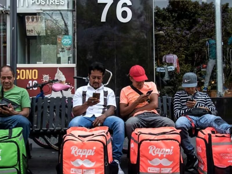 Crece el pluriempleo y ya 4 de cada 10 trabajadores buscan un complemento para sus ingresos Crece el pluriempleo y ya 4 de cada 10 trabajadores buscan un complemento para sus ingresos