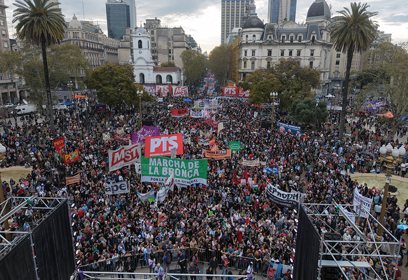 ‘Marcha de la Bronca’: el reclamo copó este sábado el Congreso y Plaza de Mayo ‘Marcha de la Bronca’: el reclamo copó este sábado el Congreso y Plaza de Mayo