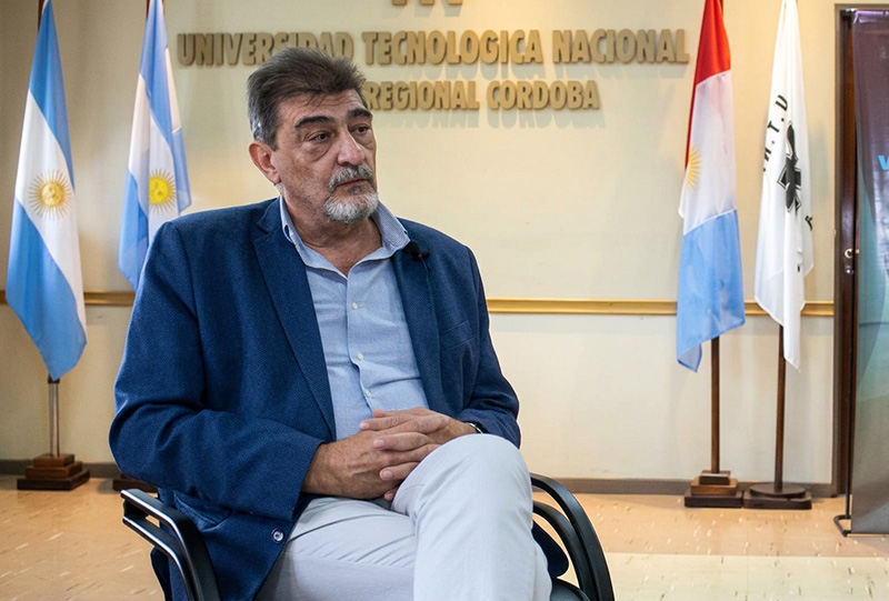 Advierten que “el 52% de los Nodocentes y el 46% de los docentes de Universidades están endeudados” Advierten que “el 52% de los Nodocentes y el 46% de los docentes de Universidades están endeudados”