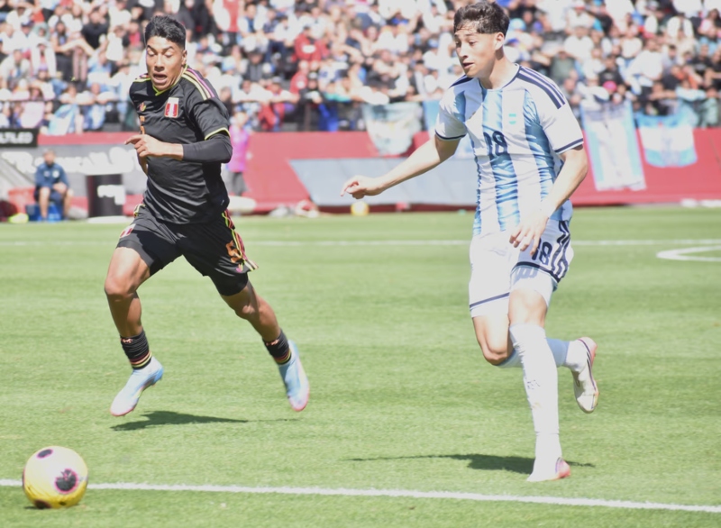 Argentina Sub-19 le ganó a Perú y competirá por la medalla dorada en los Juegos Suramericanos Argentina Sub-19 le ganó a Perú y competirá por la medalla dorada en los Juegos Suramericanos