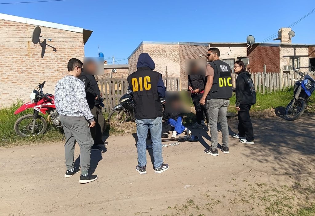 Dos personas fueron demoradas en la rubita por un robo a mano armada Dos personas fueron demoradas en la rubita por un robo a mano armada