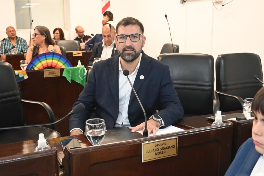 Moser: “Queremos tratar endeudamiento, tarifas y cláusula gatillo, que es la agenda del bolsillo chaqueño”
