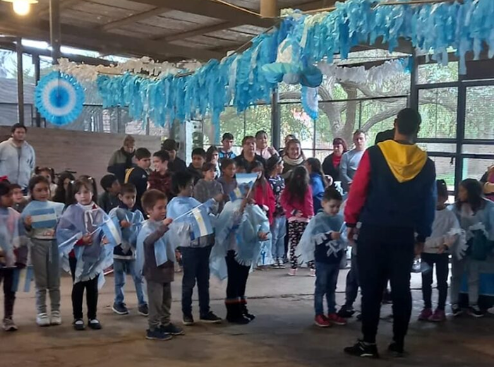 Denuncian recorte de cátedras horas en la EPGS Nº1 del Barrio “Mate Cosido” de Resistencia Denuncian recorte de cátedras horas en la EPGS Nº1 del Barrio “Mate Cosido” de Resistencia