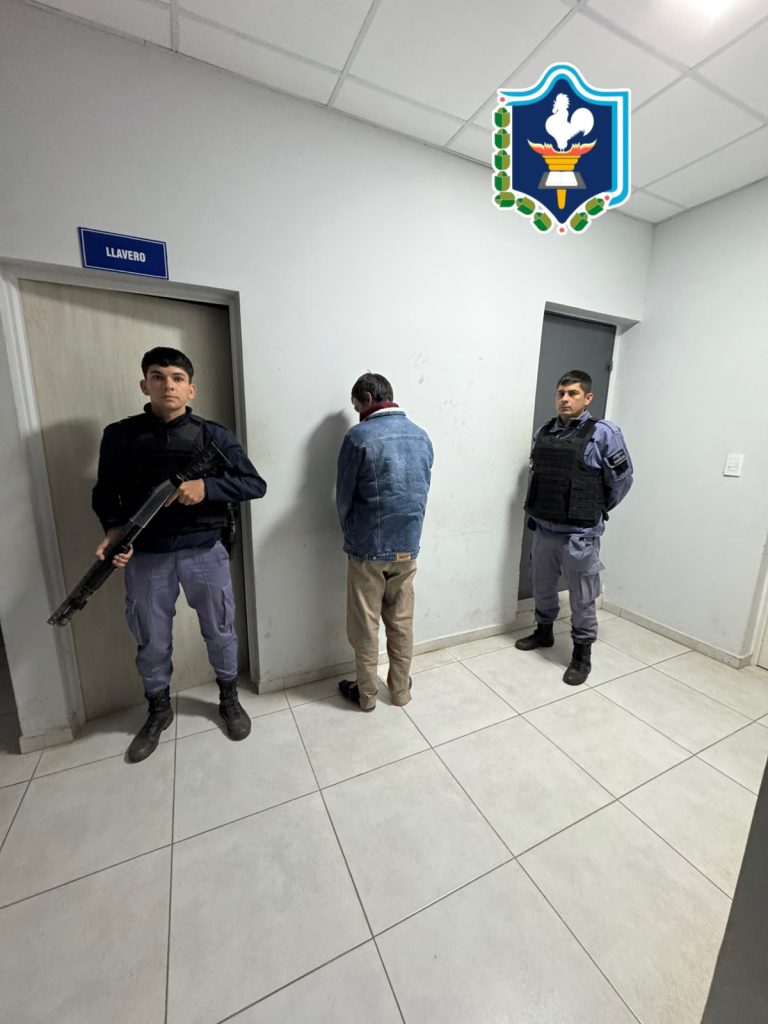 Lo detuvieron por lesionar a un hombre con un cuchillo