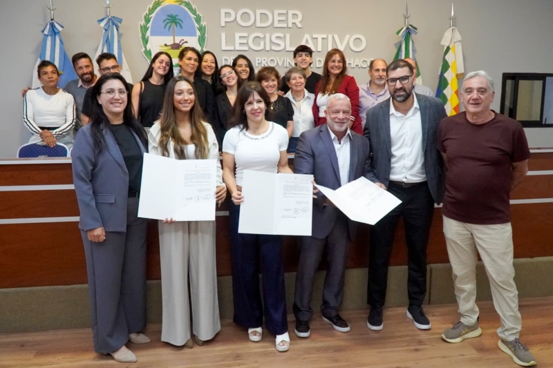 La Legislatura reconoció a deportistas chaqueños destacados en fisicoculturismo La Legislatura reconoció a deportistas chaqueños destacados en fisicoculturismo